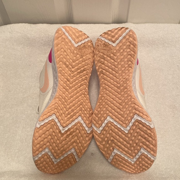 Nike Revolution White/Pink Tennis Shoes…size 10 - Picture 6 of 7